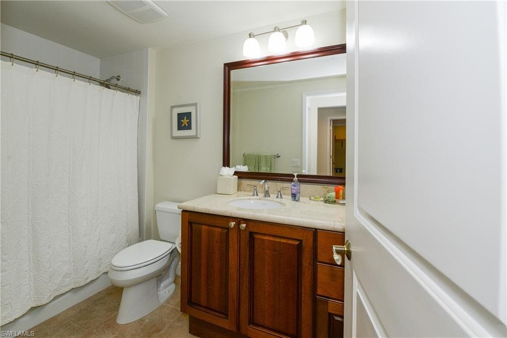 975 Sandpiper St A-104, Naples, FL 34102-18