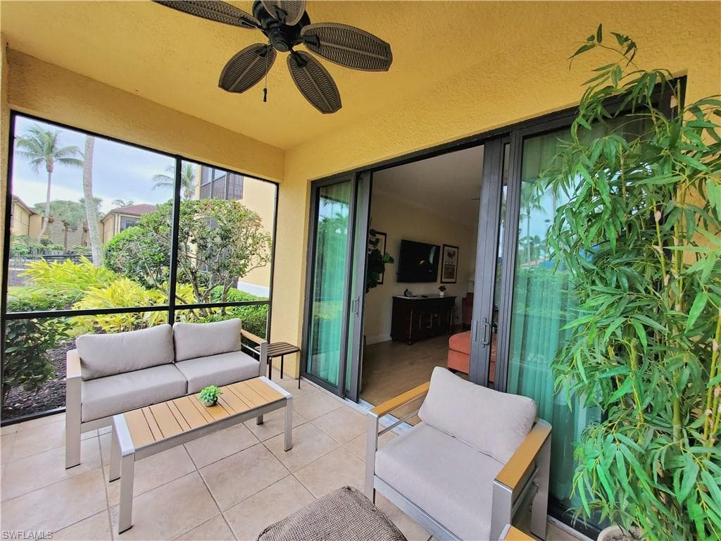975 Sandpiper St A-104, Naples, FL 34102-22