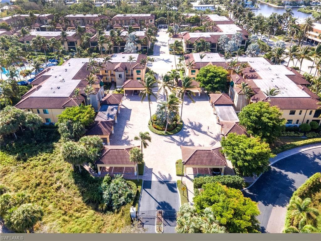 975 Sandpiper St A-104, Naples, FL 34102-2
