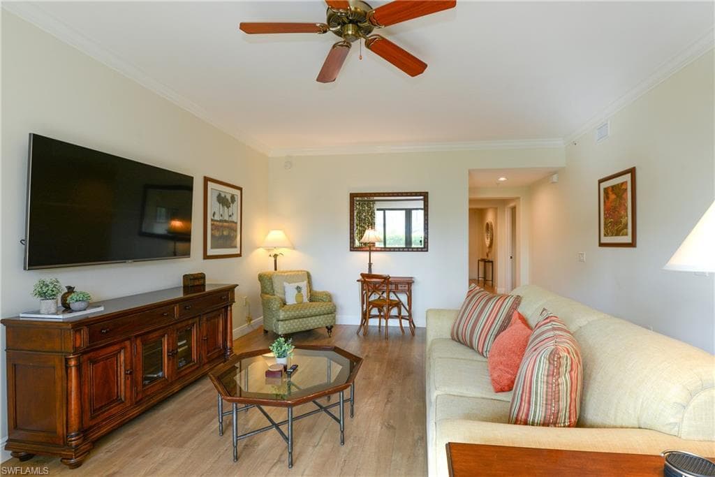 975 Sandpiper St A-104, Naples, FL 34102-8