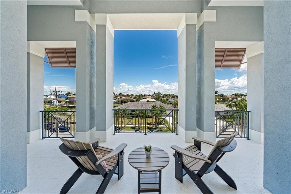 564 Spinnaker Dr, Marco Island, FL 34145-17