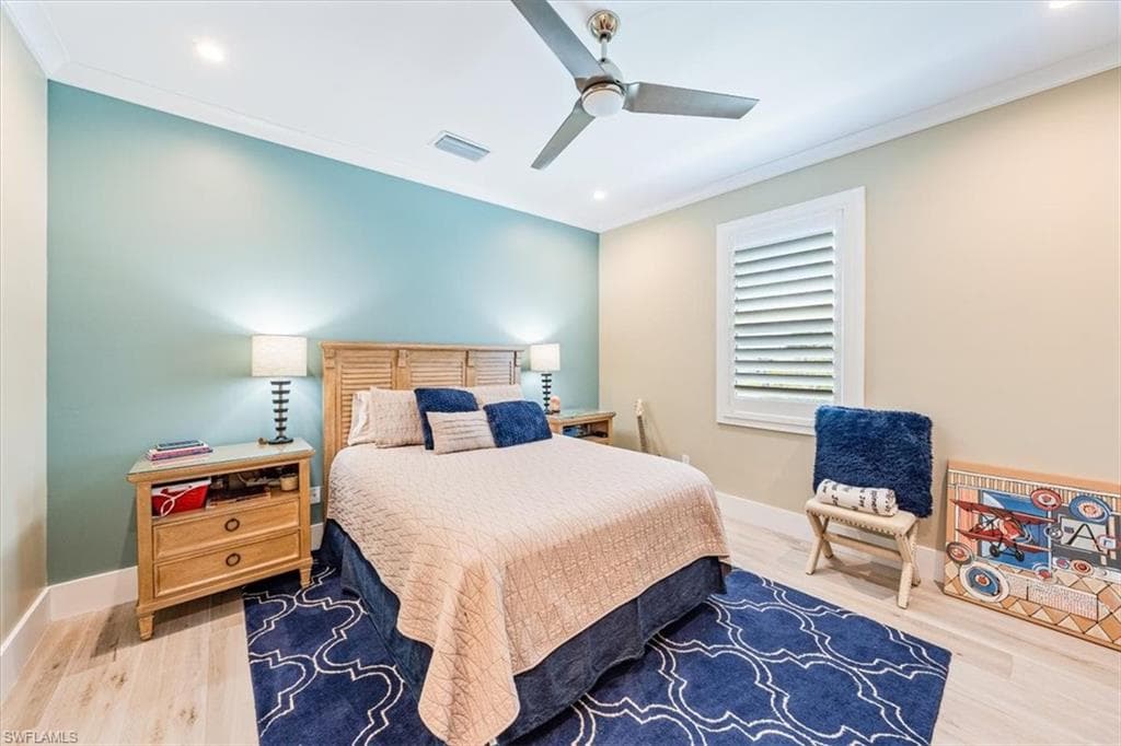 564 Spinnaker Dr, Marco Island, FL 34145-25