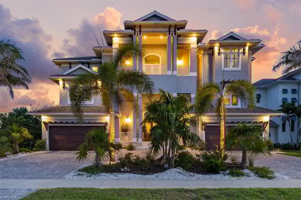564 Spinnaker Dr, Marco Island, FL 34145-2