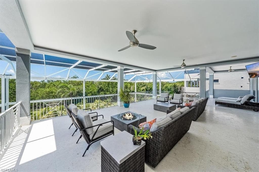 564 Spinnaker Dr, Marco Island, FL 34145-34