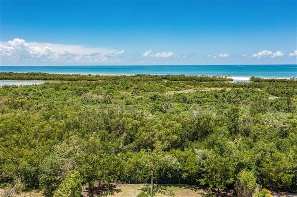 564 Spinnaker Dr, Marco Island, FL 34145-4