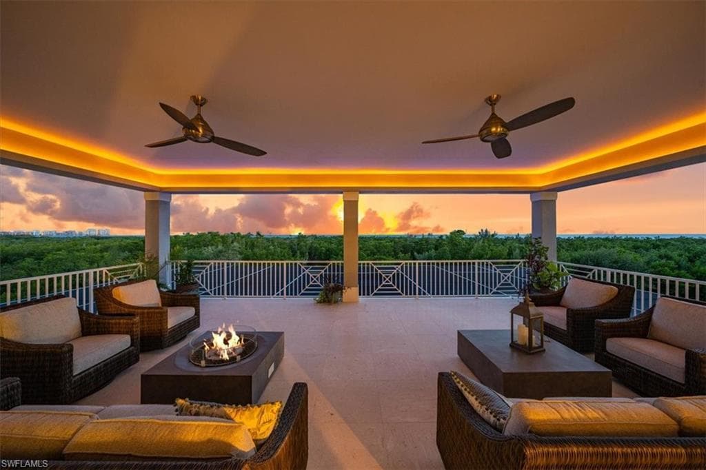 564 Spinnaker Dr, Marco Island, FL 34145-6