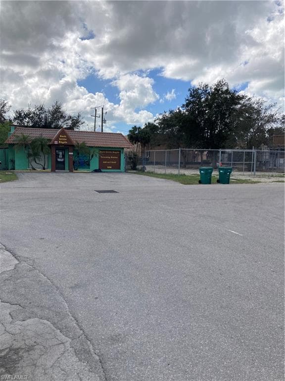 2400 Kirkwood Ave, Naples, FL 34112-1