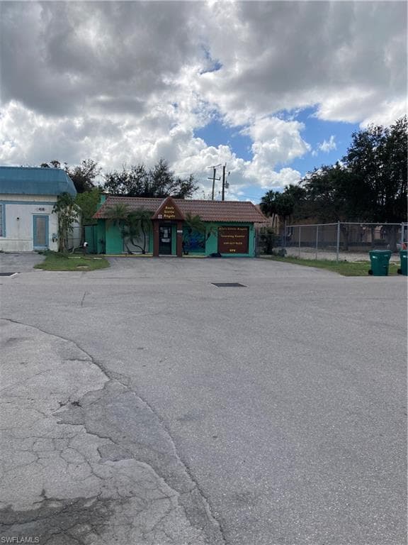 2400 Kirkwood Ave, Naples, FL 34112-3