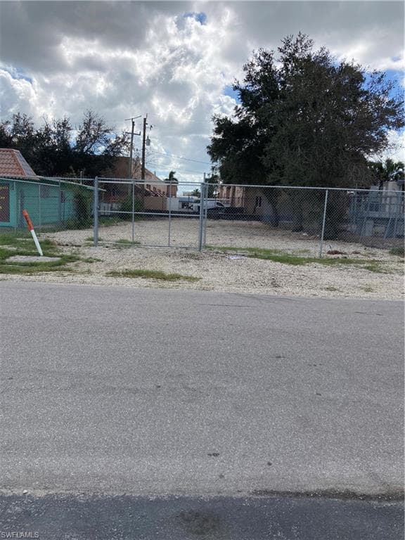 2400 Kirkwood Ave, Naples, FL 34112-4