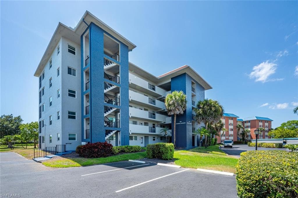 190 Pebble Beach Blvd 103, Naples, FL 34113-21