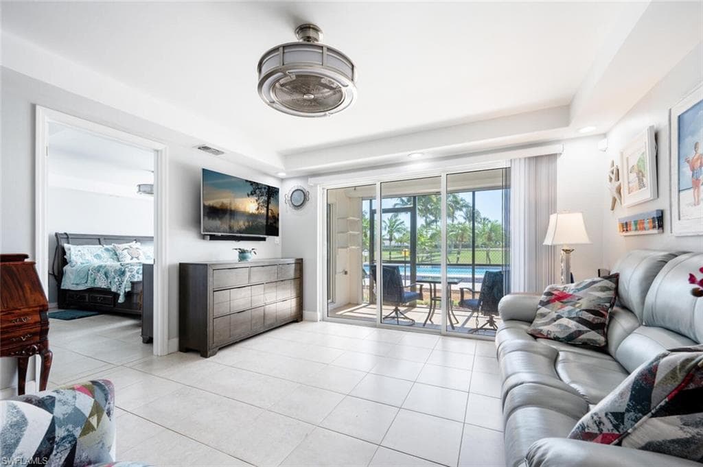 190 Pebble Beach Blvd 103, Naples, FL 34113-2