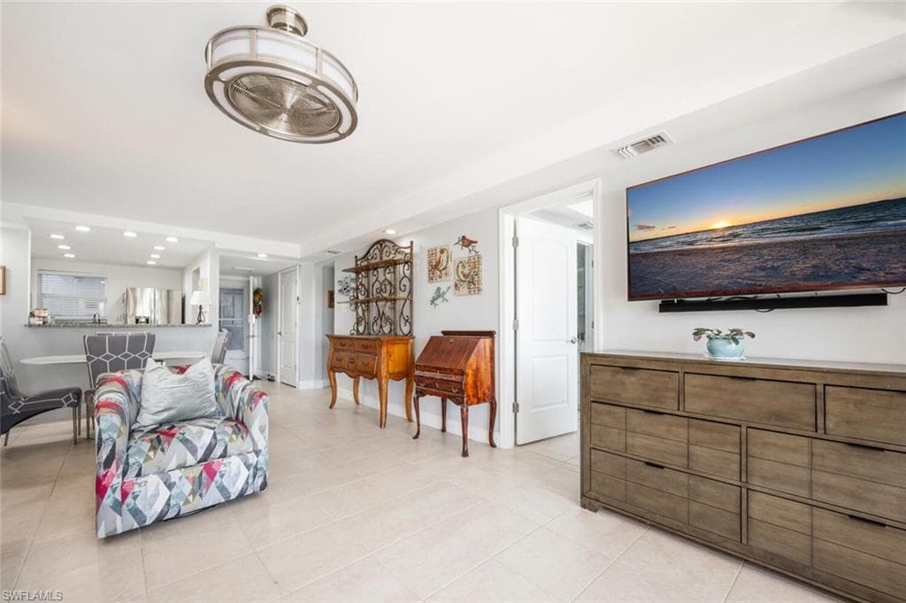 190 Pebble Beach Blvd 103, Naples, FL 34113-6