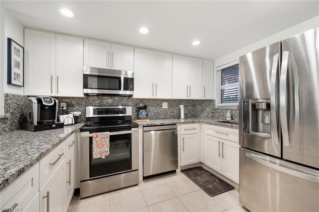 190 Pebble Beach Blvd 103, Naples, FL 34113-8