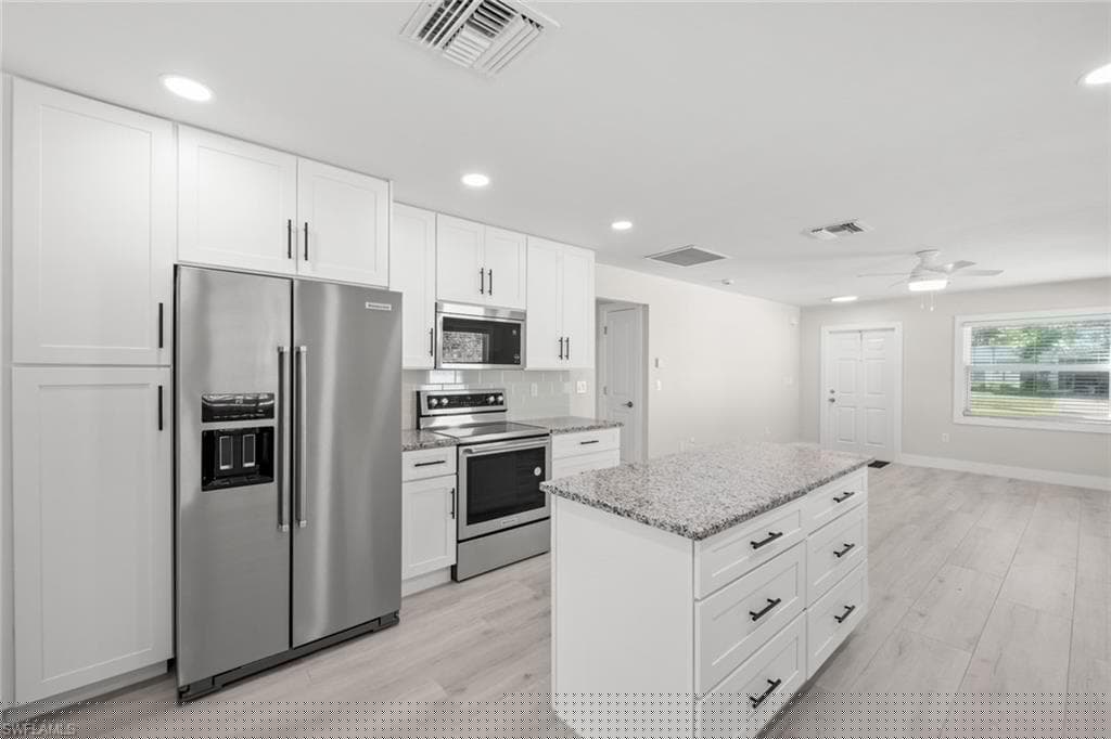 527 97th Ave N, Naples, FL 34108-15
