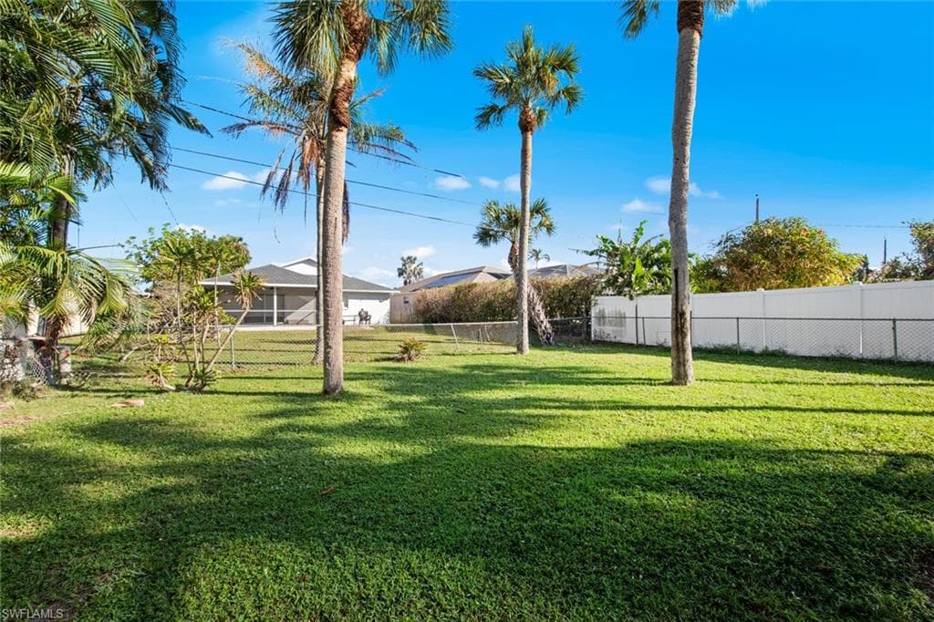 527 97th Ave N, Naples, FL 34108-17