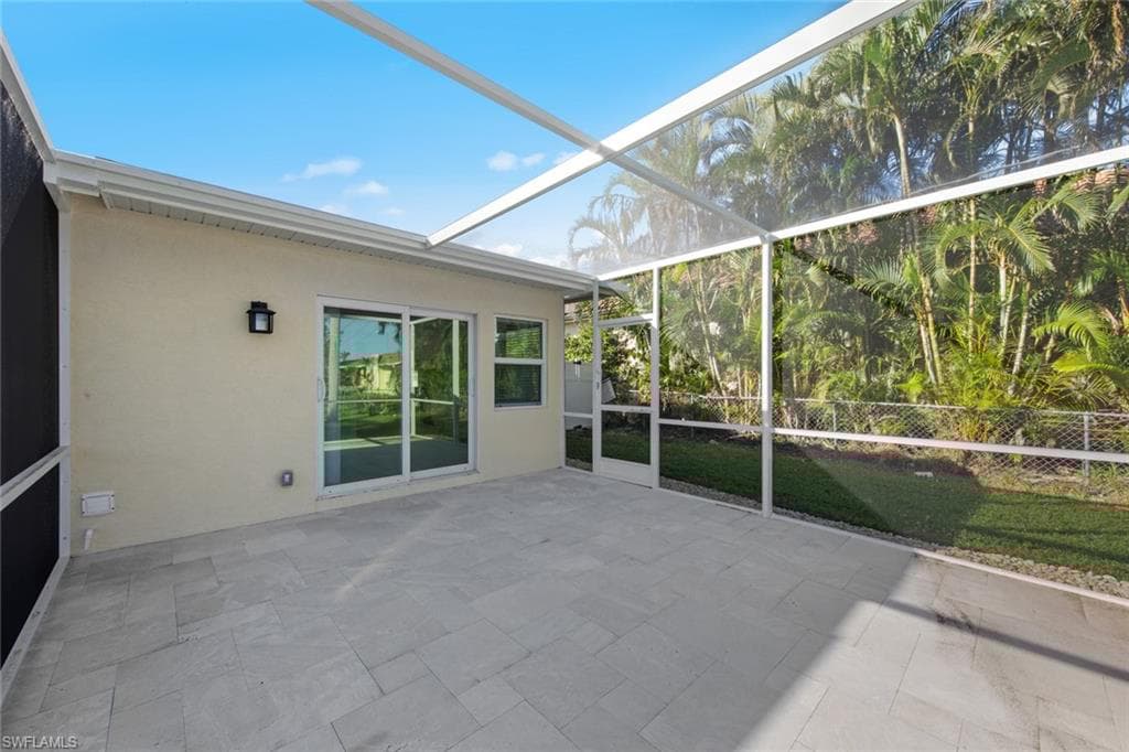 527 97th Ave N, Naples, FL 34108-18
