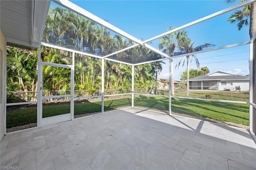 527 97th Ave N, Naples, FL 34108-19
