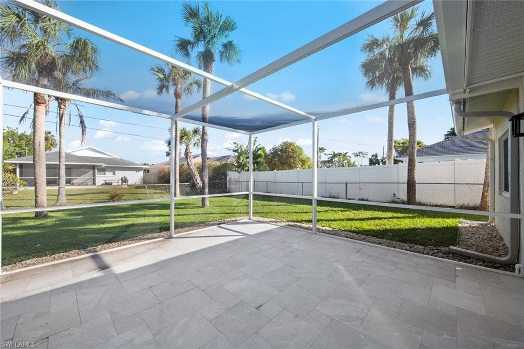 527 97th Ave N, Naples, FL 34108-20