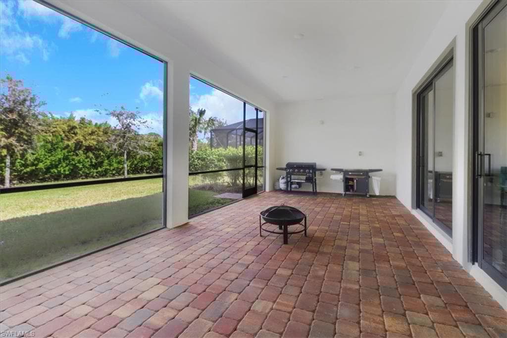9575 Curlew Dr, Naples, FL 34120-27