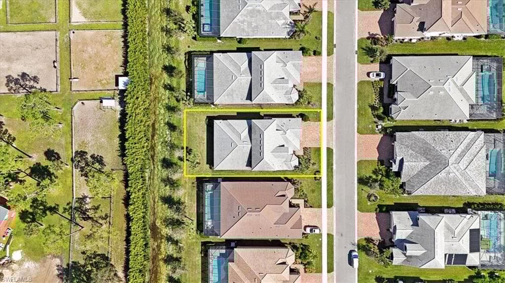 9575 Curlew Dr, Naples, FL 34120-29