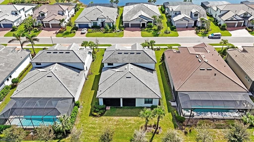 9575 Curlew Dr, Naples, FL 34120-32