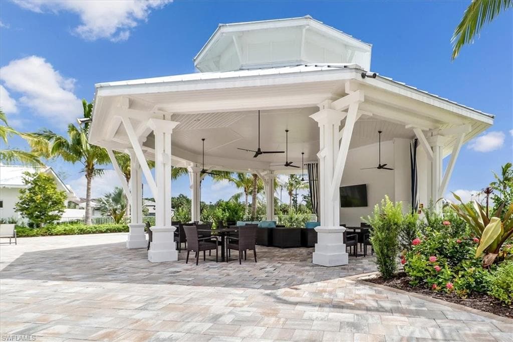 9575 Curlew Dr, Naples, FL 34120-44
