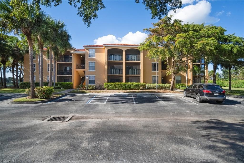 8754 River Homes Ln 8302, Bonita Springs, FL 34135-22