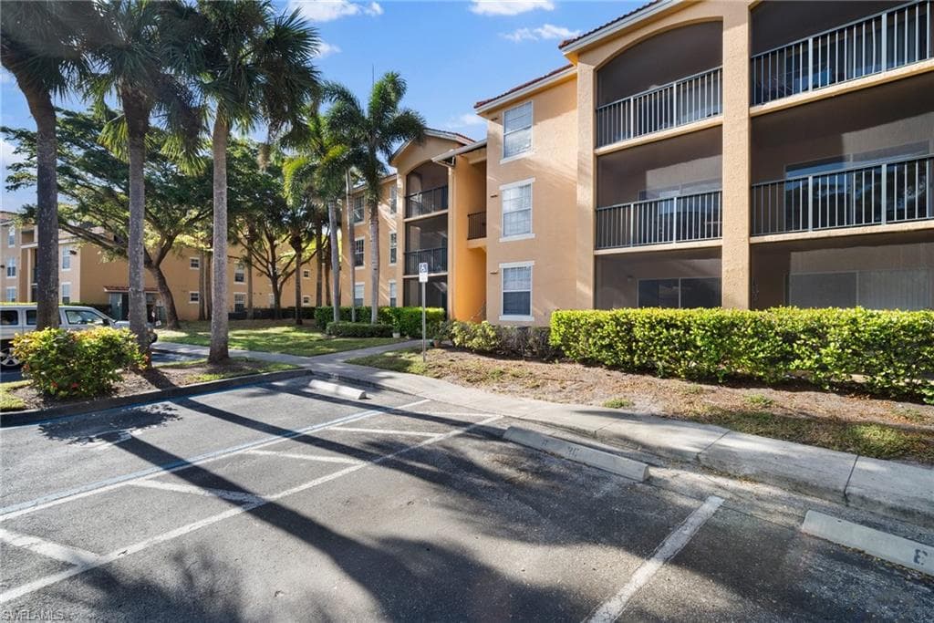 8754 River Homes Ln 8302, Bonita Springs, FL 34135-23