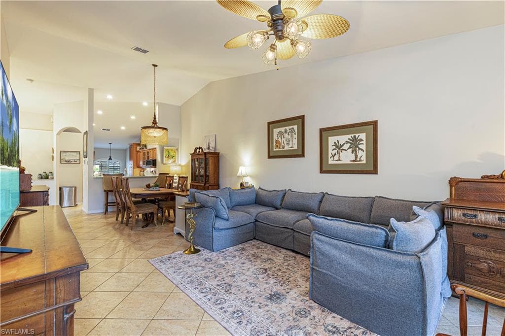 6647 Castlelawn Pl 24, Naples, FL 34113-10