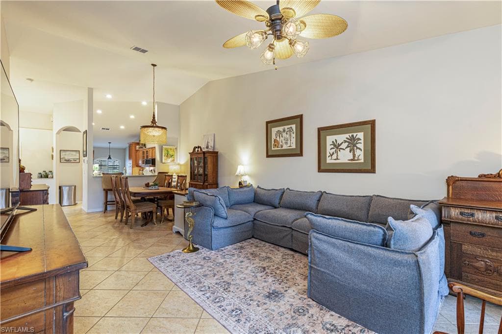 6647 Castlelawn Pl 24, Naples, FL 34113-15