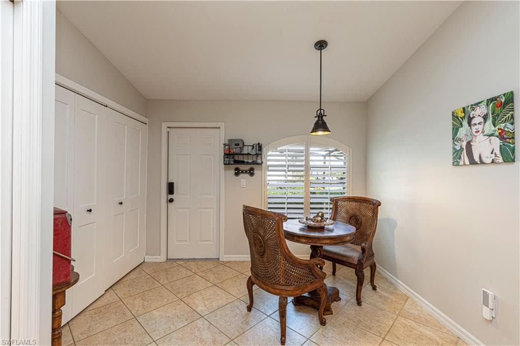 6647 Castlelawn Pl 24, Naples, FL 34113-16