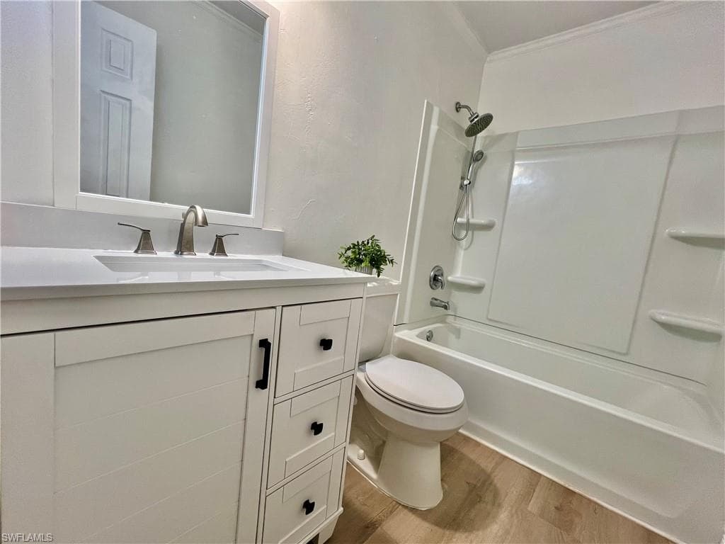 5286 Treetops Dr I-105, Naples, FL 34113-11