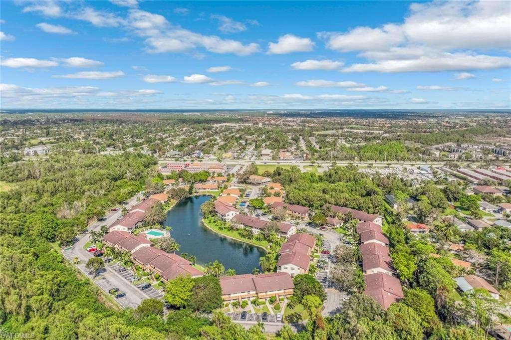 5286 Treetops Dr I-105, Naples, FL 34113-17