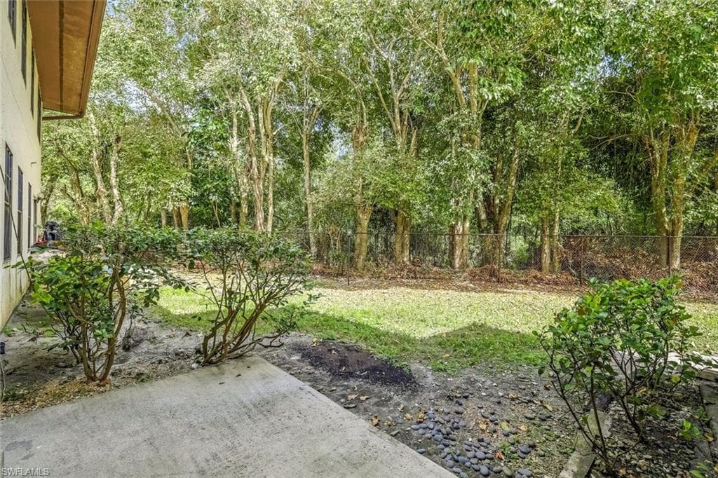 5286 Treetops Dr I-105, Naples, FL 34113-19