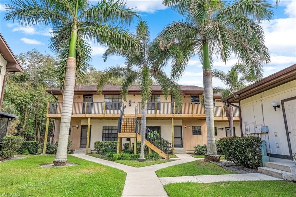 5286 Treetops Dr I-105, Naples, FL 34113-21