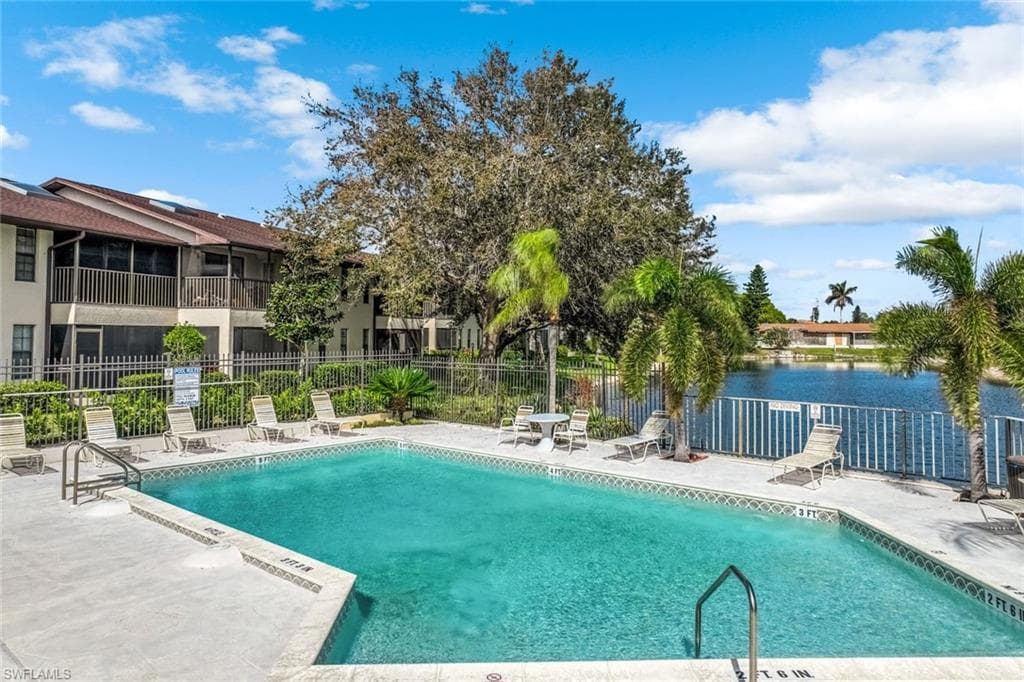 5286 Treetops Dr I-105, Naples, FL 34113-22