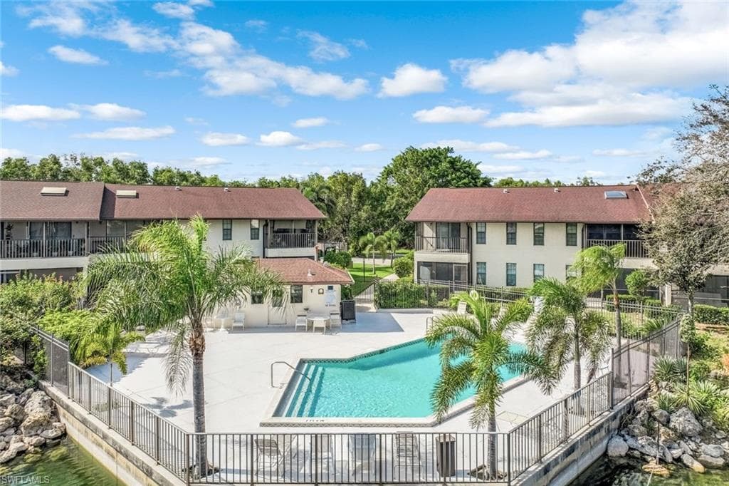 5286 Treetops Dr I-105, Naples, FL 34113-23
