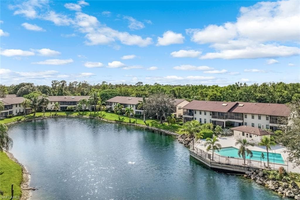 5286 Treetops Dr I-105, Naples, FL 34113-26