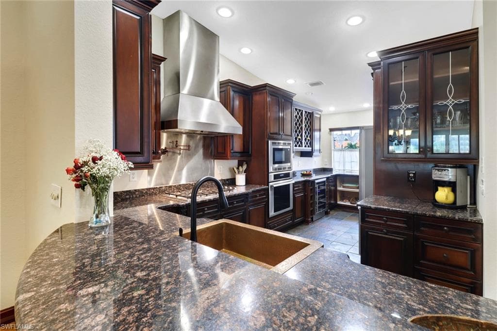280 Naomi Dr 5401, Naples, FL 34104-9