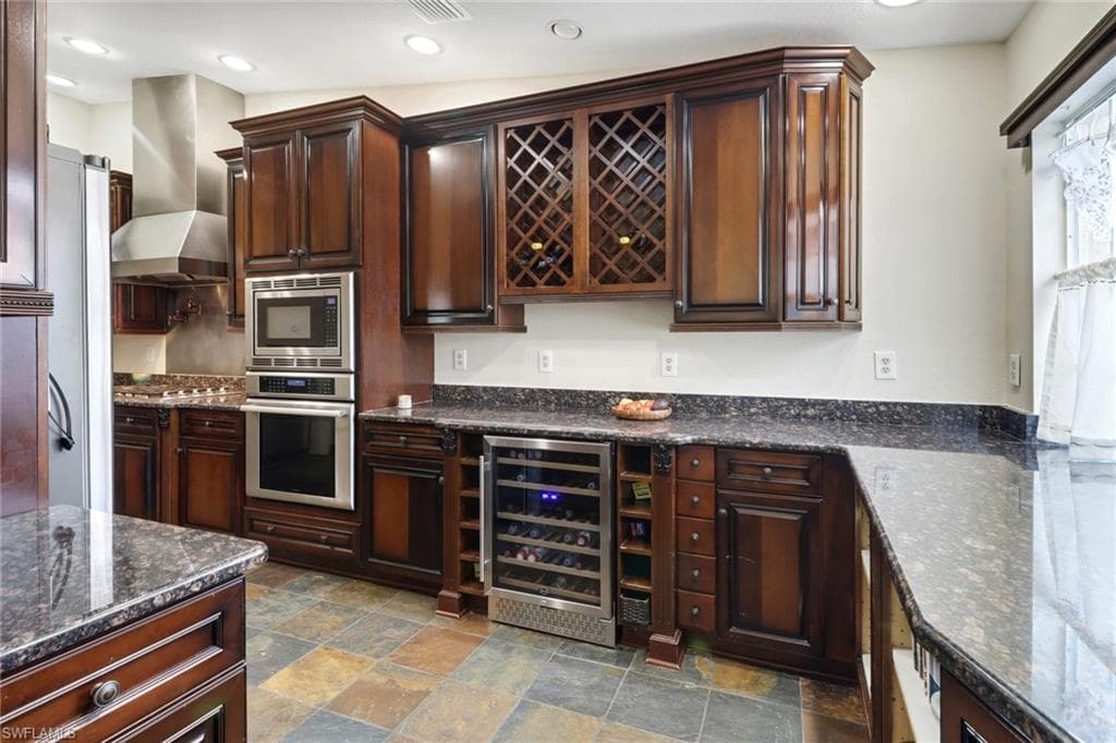 280 Naomi Dr 5401, Naples, FL 34104-12