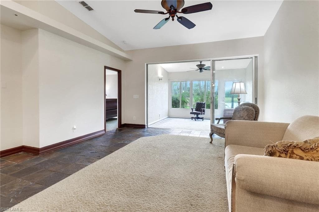 280 Naomi Dr 5401, Naples, FL 34104-17