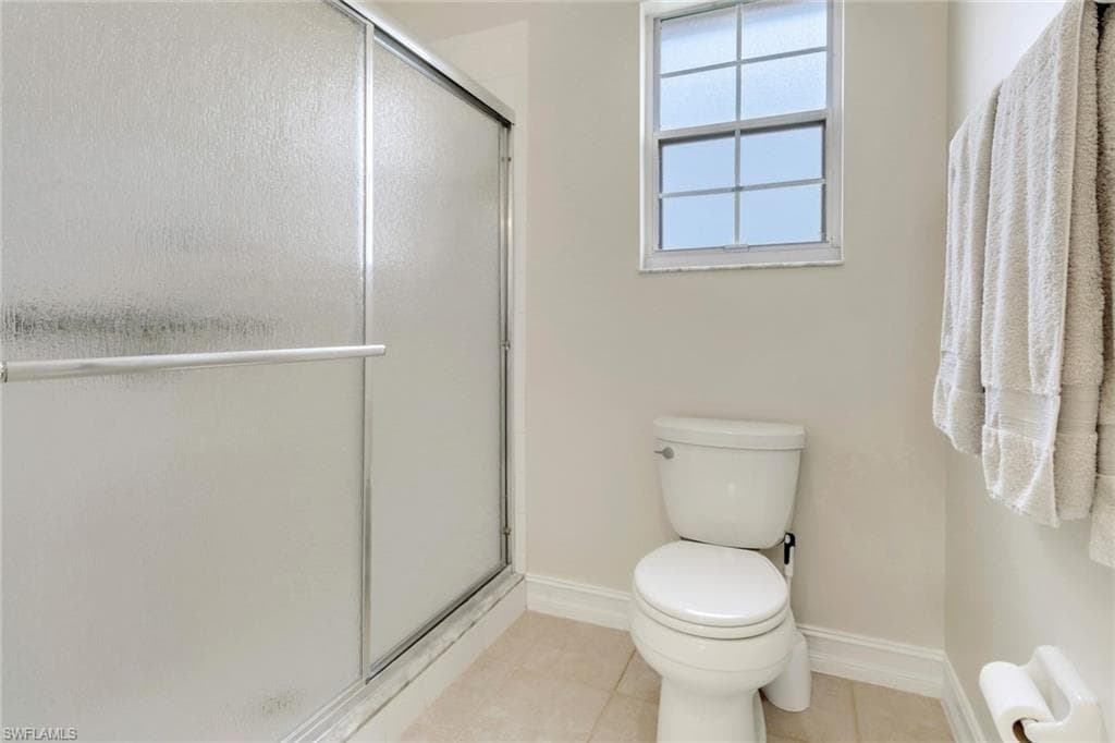 280 Naomi Dr 5401, Naples, FL 34104-25