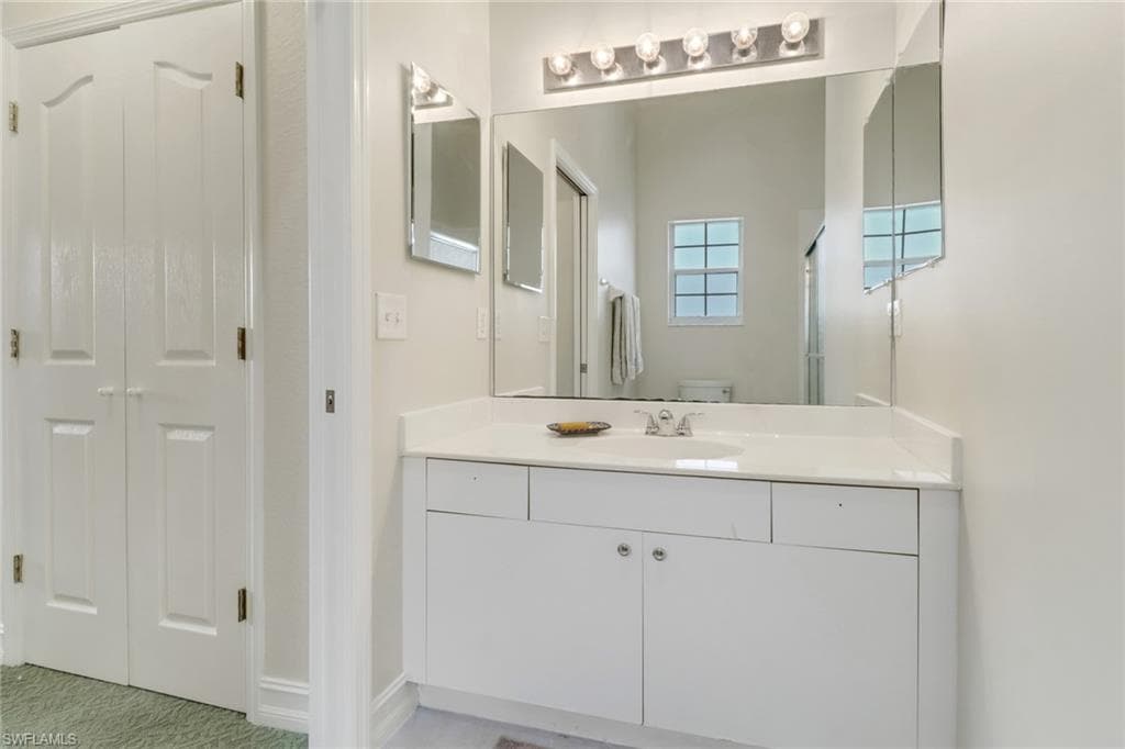 280 Naomi Dr 5401, Naples, FL 34104-26