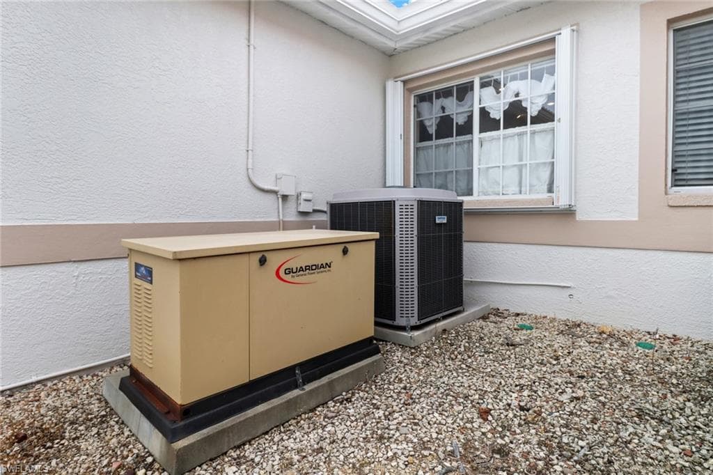280 Naomi Dr 5401, Naples, FL 34104-28