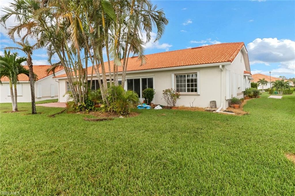 280 Naomi Dr 5401, Naples, FL 34104-4