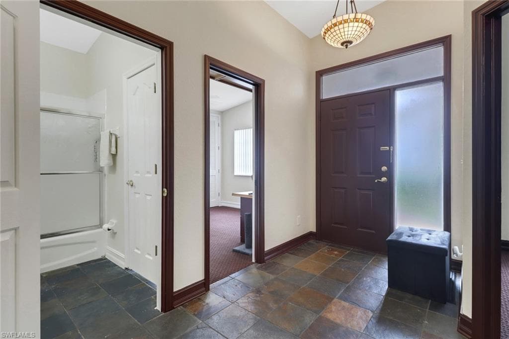 280 Naomi Dr 5401, Naples, FL 34104-6