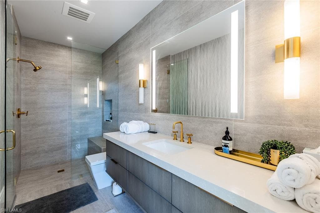 505 5th Ave S 201, Naples, FL 34102-16