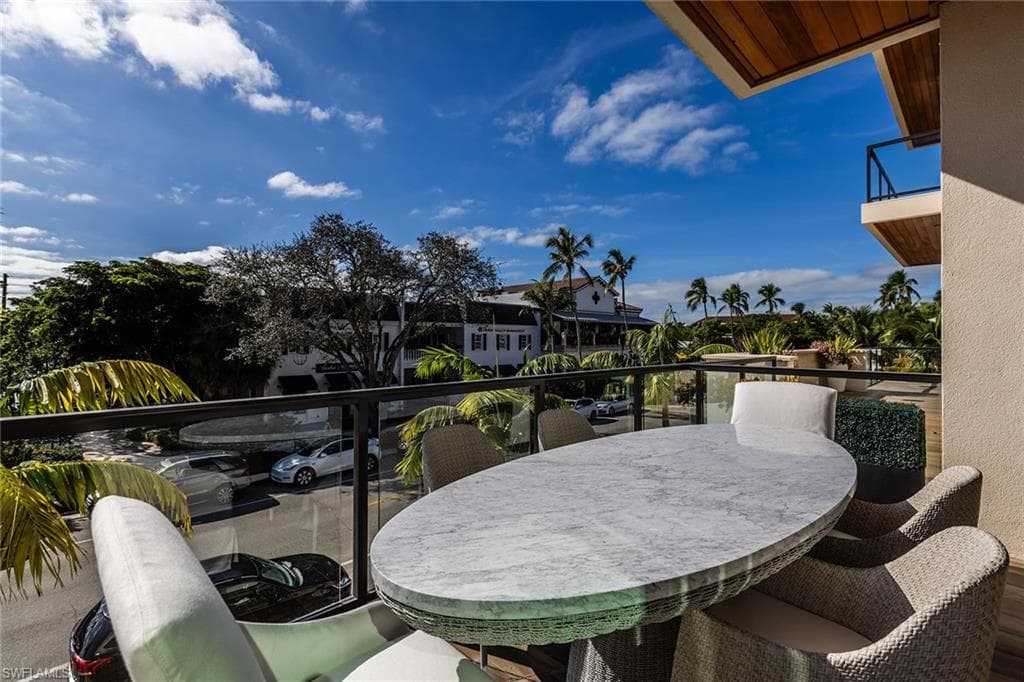 505 5th Ave S 201, Naples, FL 34102-21