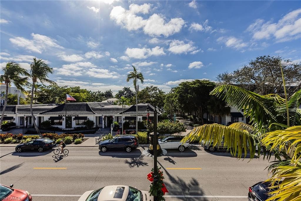 505 5th Ave S 201, Naples, FL 34102-25