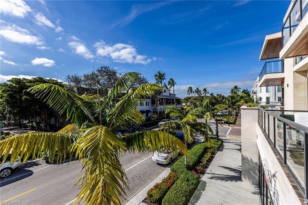 505 5th Ave S 201, Naples, FL 34102-27